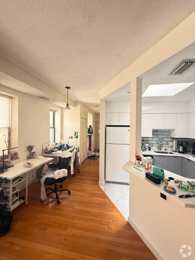 Building Photo - 73 Gainsborough St Unit 302 Rental