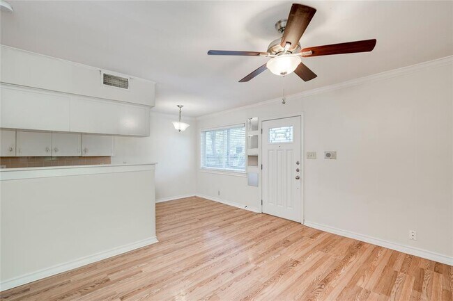 Photo - 1511 Shoal Creek Blvd