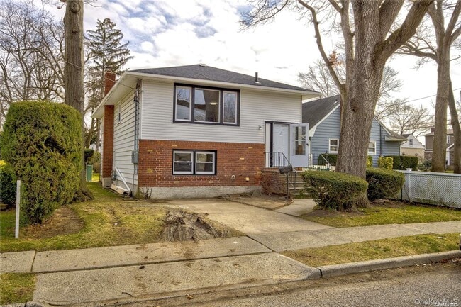 Building Photo - 207 Catherine Ave