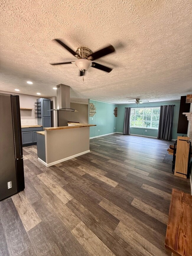 3745 Hunting Creek Rd