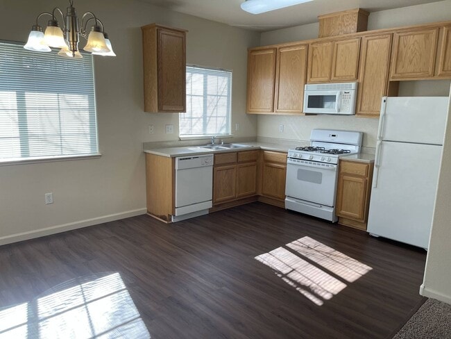 929 Featherside Way Unit #1