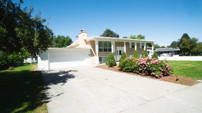 Photo - 5558 S Somerset Way