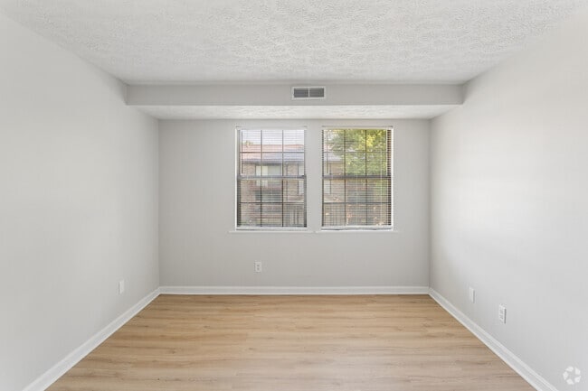 1BR, 1BA - 680SF - Bedroom