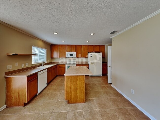 Photo - 325 Van Gogh Cir