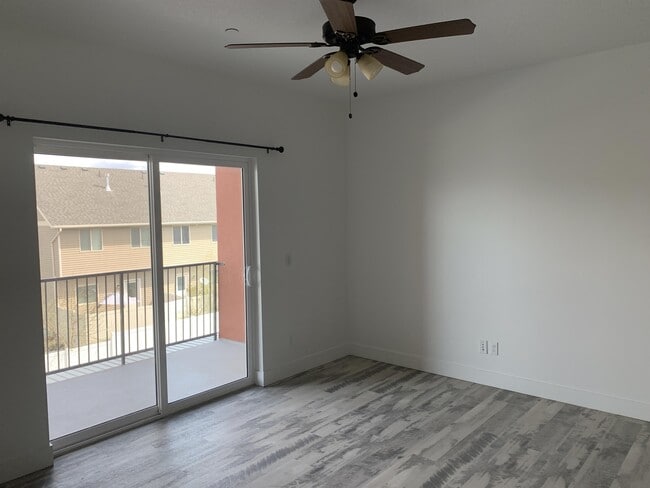 Photo - 875 Depot St