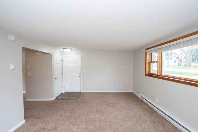 Building Photo - 909 12th St N Unit 3