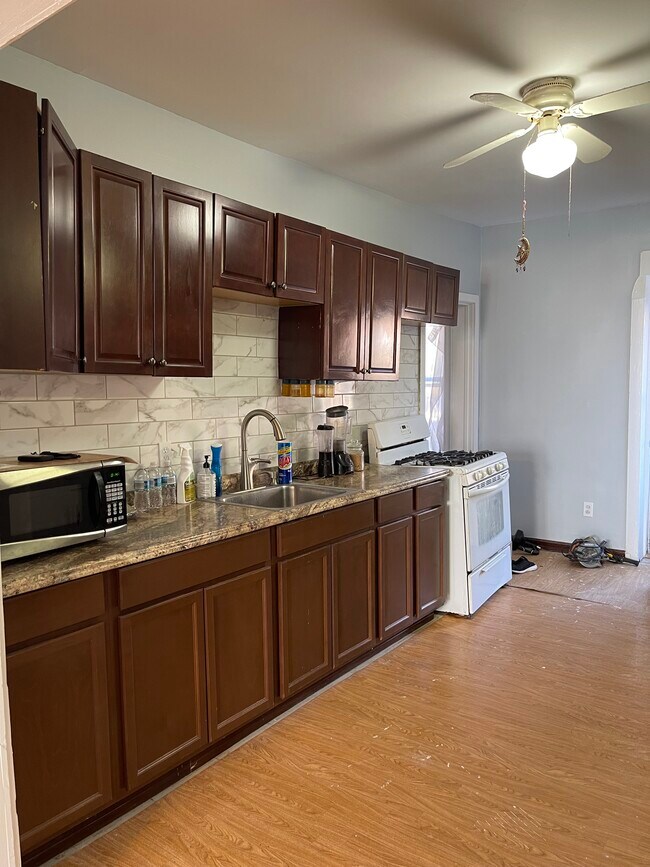 Photo - 60 Lander St