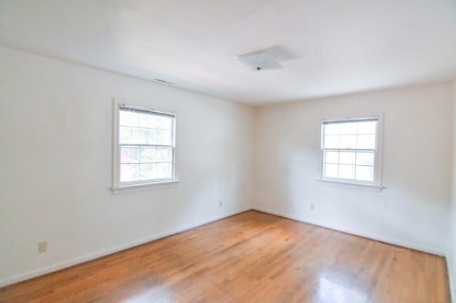 Photo - 109 Kent Terrace Unit A