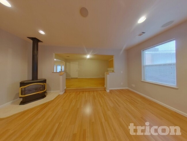 Photo - 2543 Hastings Way