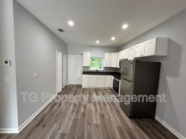 Photo - 4640 Ave D