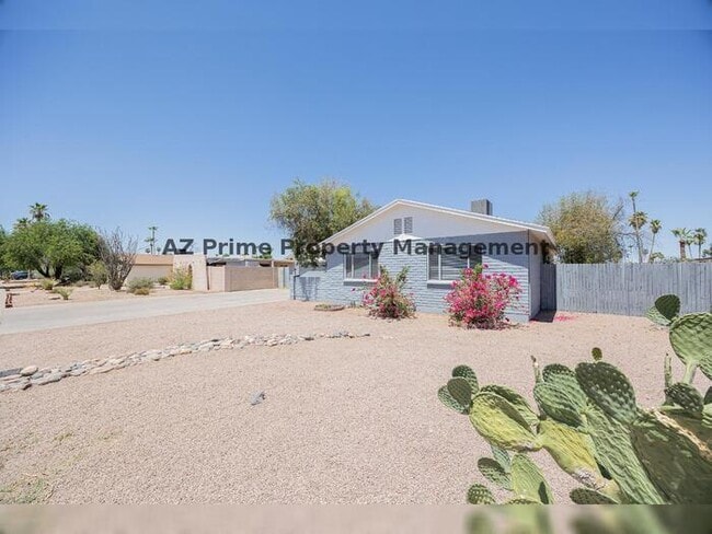 Photo - 4704 S La Rosa Dr