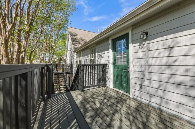 Photo - 2908 Whisper Oaks Ln