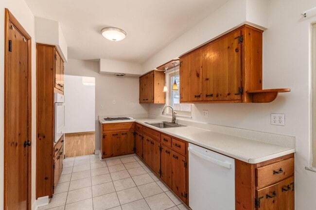 Photo - 724 Drummond Ct