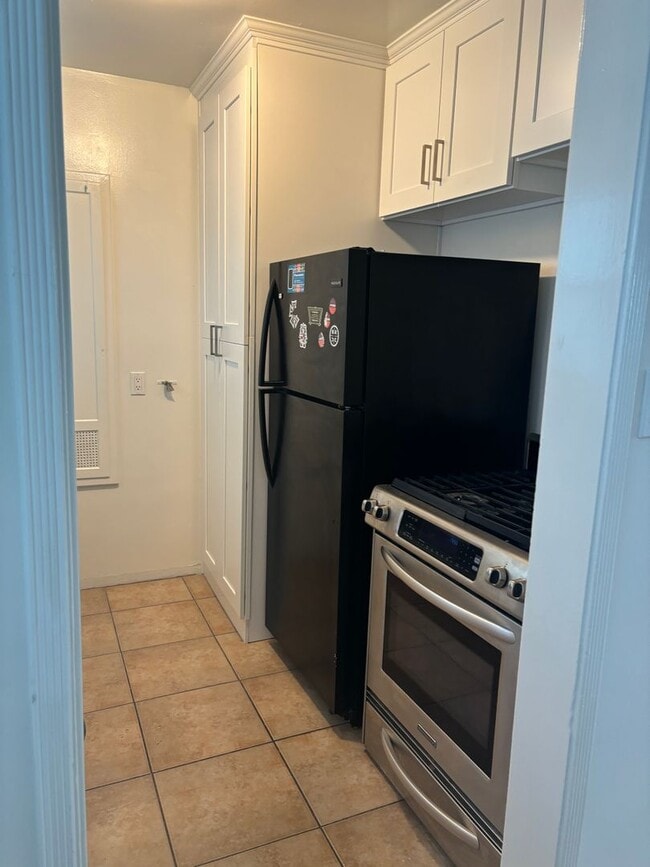 Photo - Western, 1151-1153 Unit 1151 #C