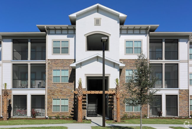 Photo - Arbours at Crown Point