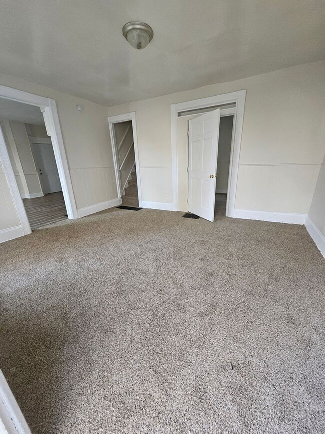 Photo - 4 bedroom townhouse style unit on west side