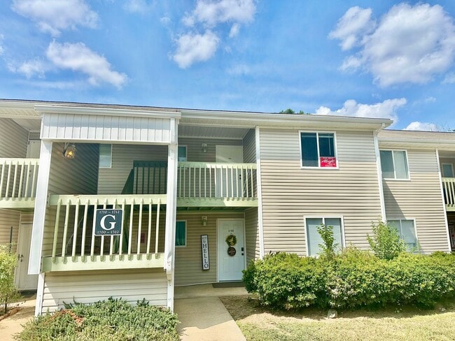 Building Photo - 1712 Eagles Pl