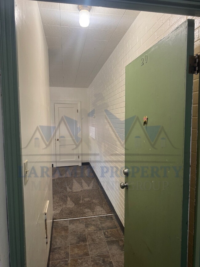 Photo - 1 bed 1 bath apartment - Near Campus!
