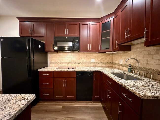 Photo - 8405 Dogwood Rd