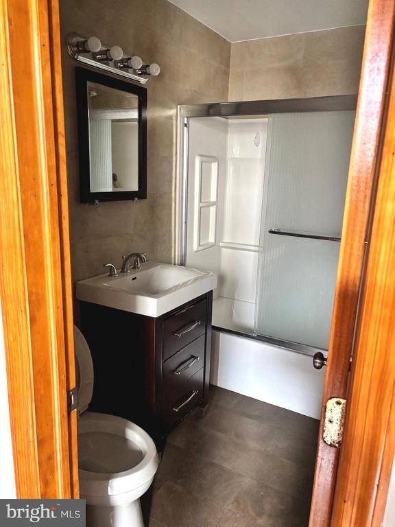 Photo - 1338 W Girard Ave