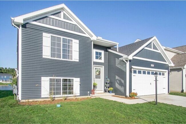 Photo - 16557 Charles Town Dr House