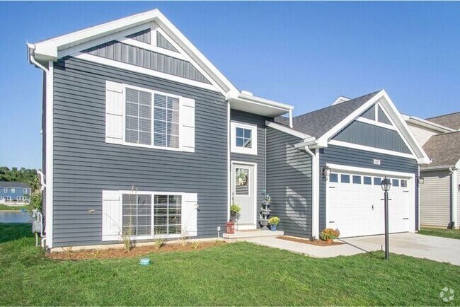 Building Photo - 16557 Charles Town Dr Rental