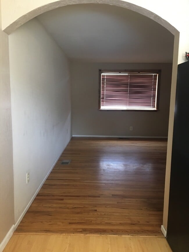 Photo - Close to Downtown