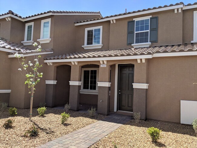 Photo - 2860 Alenga St House