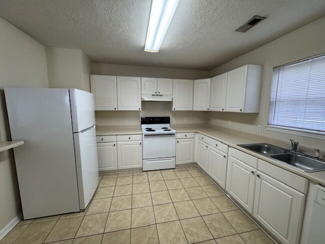 Photo - Home in Hillsdale