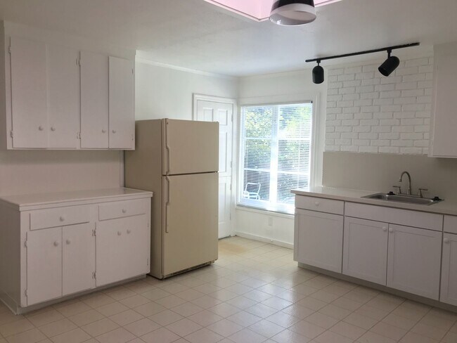 Photo - 10 Frances Ave Unit 1