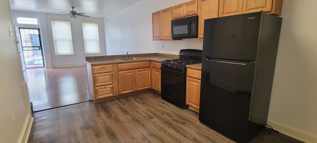 Photo - 2415 N Douglas St