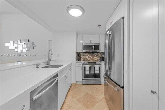 Photo - 540 Brickell Key Dr Unit 540 Brickell Key Dr 500