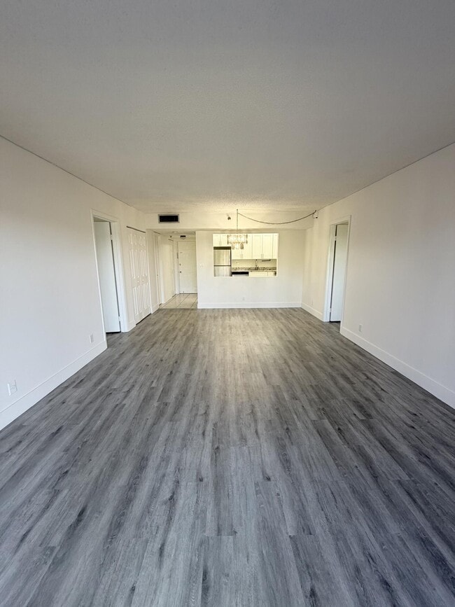 Photo - 9235 SW 8th St Unidad 512