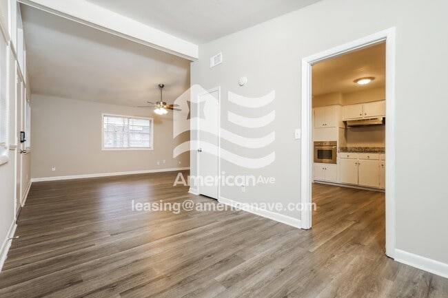 Photo - 2410 Broadmoor Dr