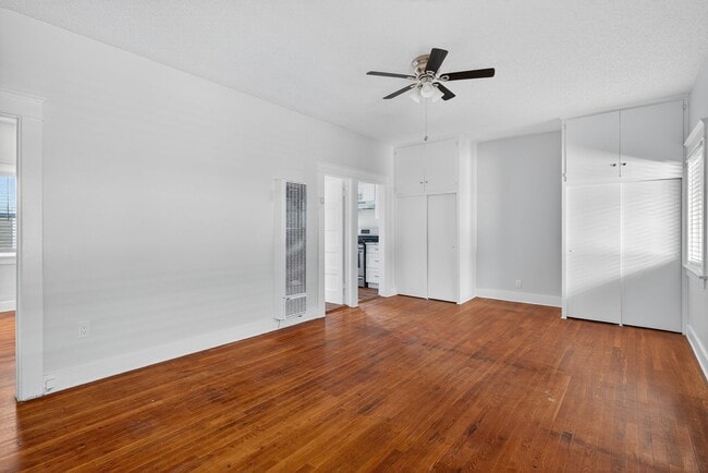 Photo - 915 Cherry Ave Unidad 209