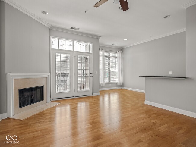 450 E Ohio St Unit 316