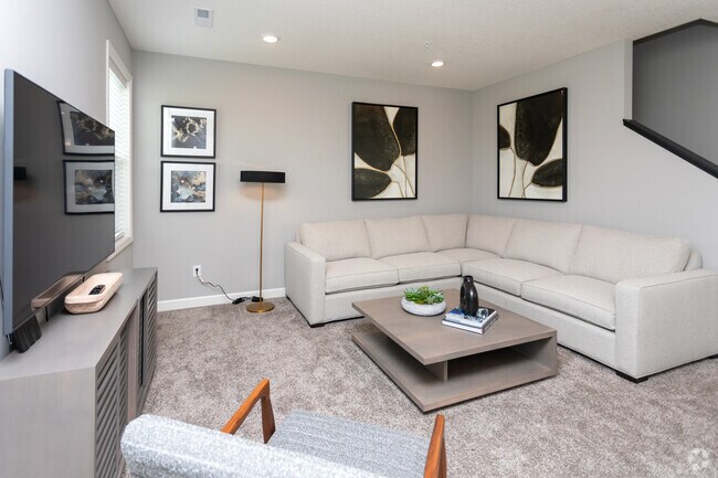 3BR, 3BA, St. Clair - 1,777SF