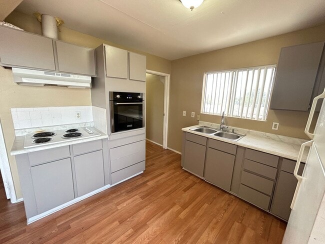 Photo - 10th St Unit #A