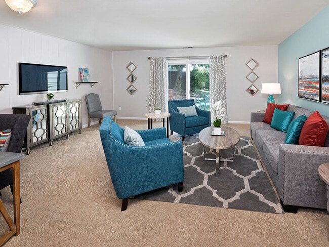 Sala de estar espaciosa - Chelsea Square Apartments