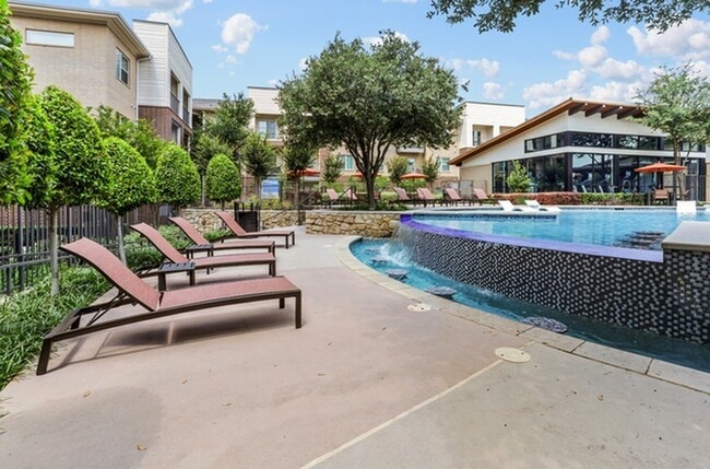 Photo - Lantower Legacy Lakes