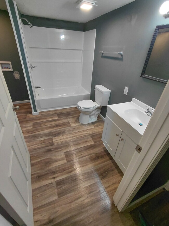 Photo - 114 Langford Dr