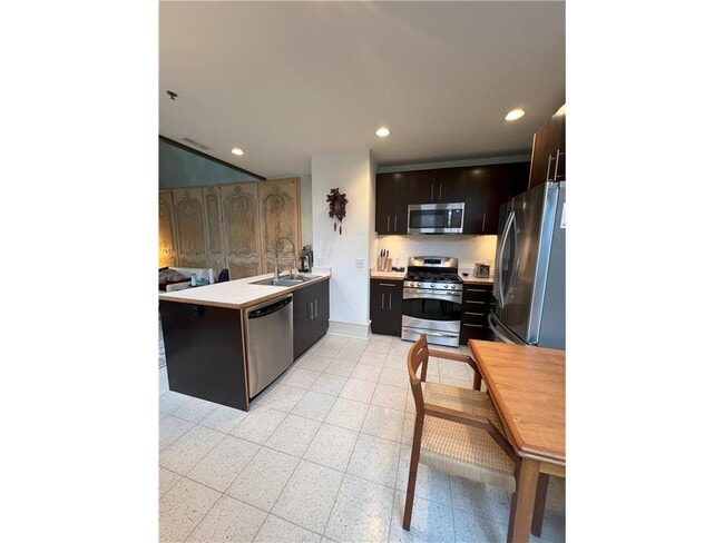 Building Photo - 214 4th St E Unit 101