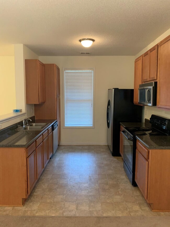 Photo - 1800 Lake Carolina Dr