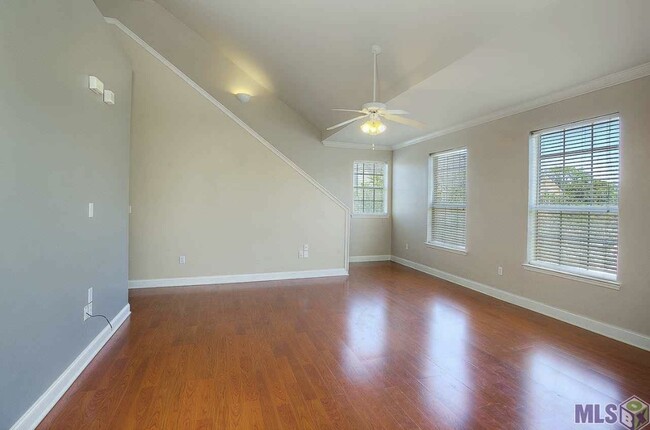 Photo - 4441 Burbank Dr Unidad 608 Rental