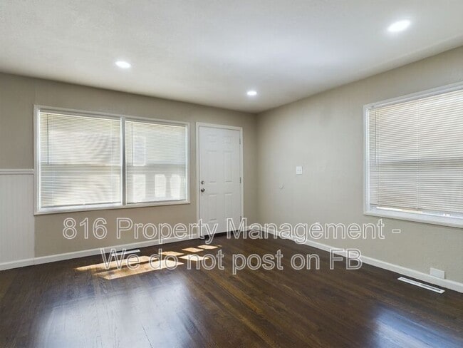 Photo - 4535 Lister Ave