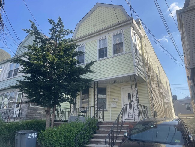 Building Photo - 297 Fulton Ave
