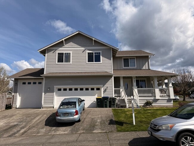 Photo - 4 bdrm/2.5 bath home in Barkley Area