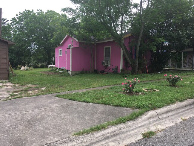 Photo - 518 Laredo St