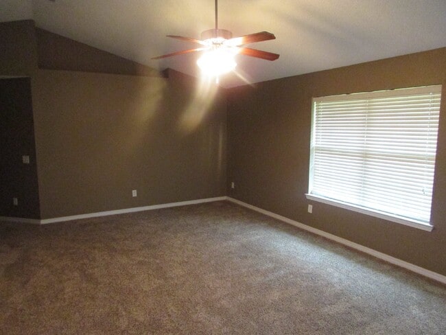 Photo - 3-Bed, 2-Bath Brick Home in Robin’s Ridge – Vaulted Ceilings, Fireplace, Eat-In Kitchen, Large Pr...