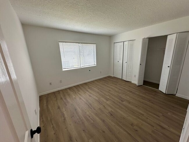 Photo - 3807 Khayyam Ave